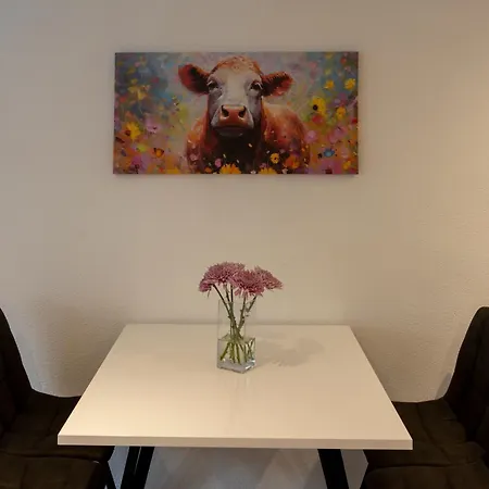 Modernes, Stilvolles 3 아파트 *