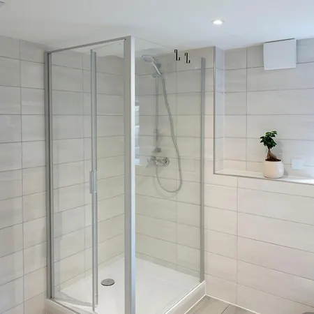Modernes, Stilvolles 3 *